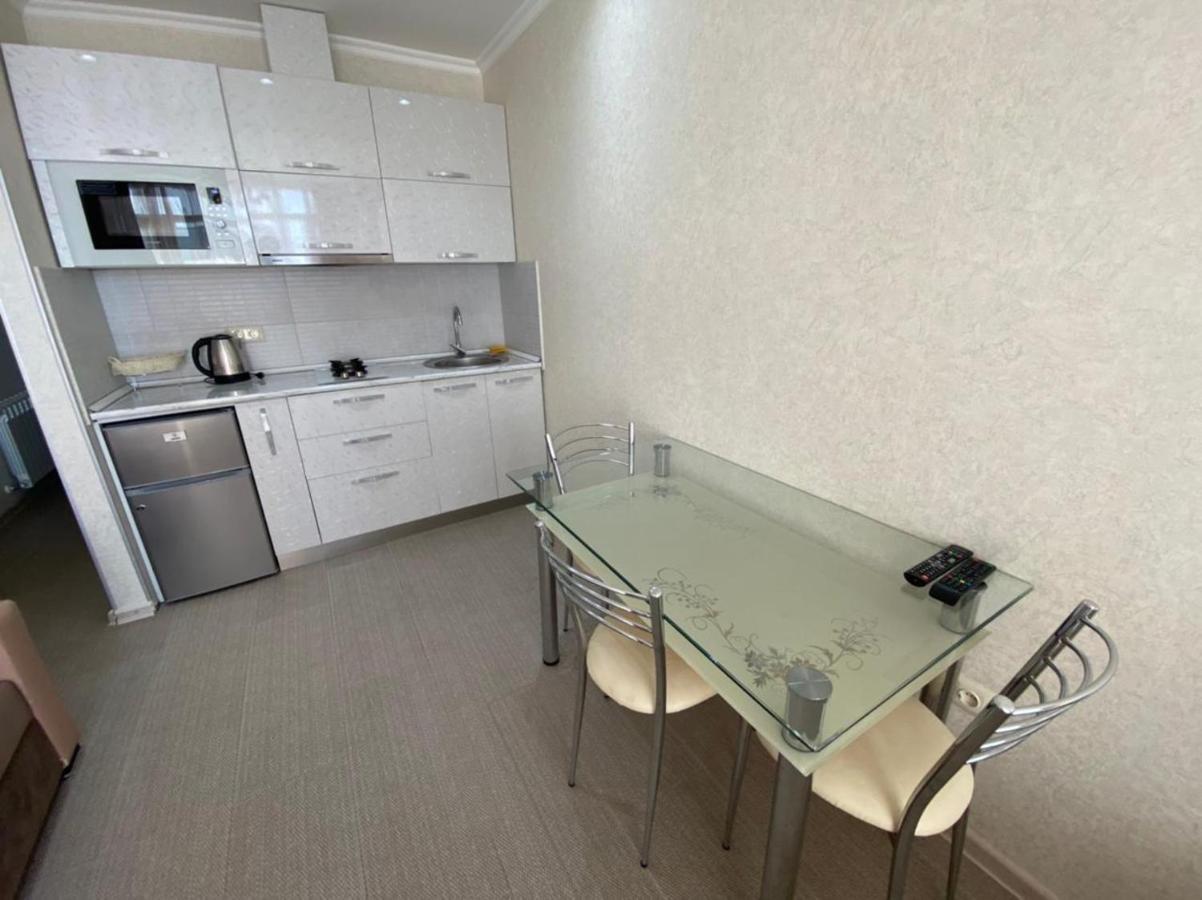 Cozy Studio Apartment-Sea View バトゥーミ エクステリア 写真